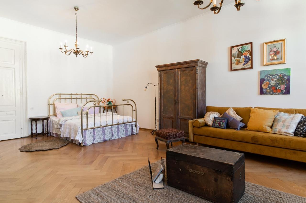 City Center Art Deco Apartment Брашов Экстерьер фото