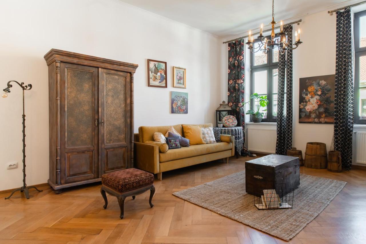 City Center Art Deco Apartment Брашов Экстерьер фото